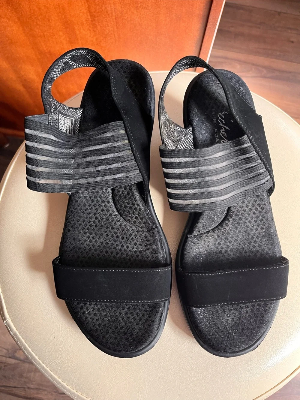 Sketchers Memory foam Black Wedge Heel Sandals! Very comfy and Cute! Size 9!